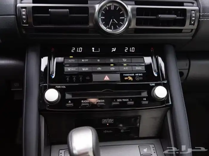 لكزس اي اس LEXUS IS 500 RWD SEDAN موديل 2023 17