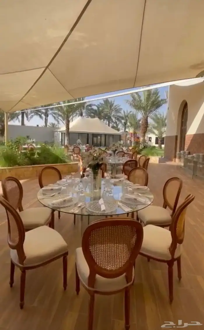 تاجير طاولات طعام 8