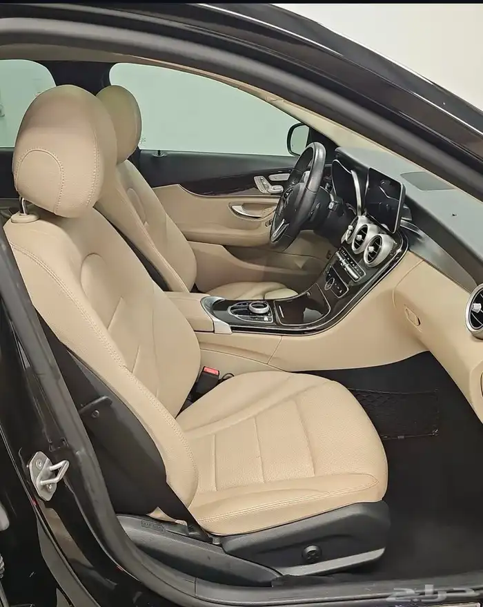 مرسيدس c300 2020 5