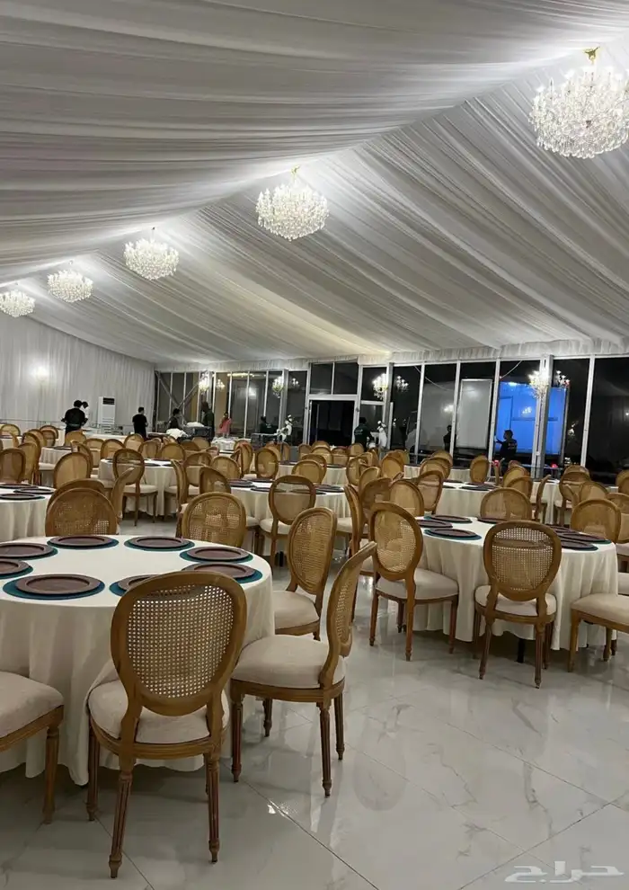 تاجير طاولات طعام 2