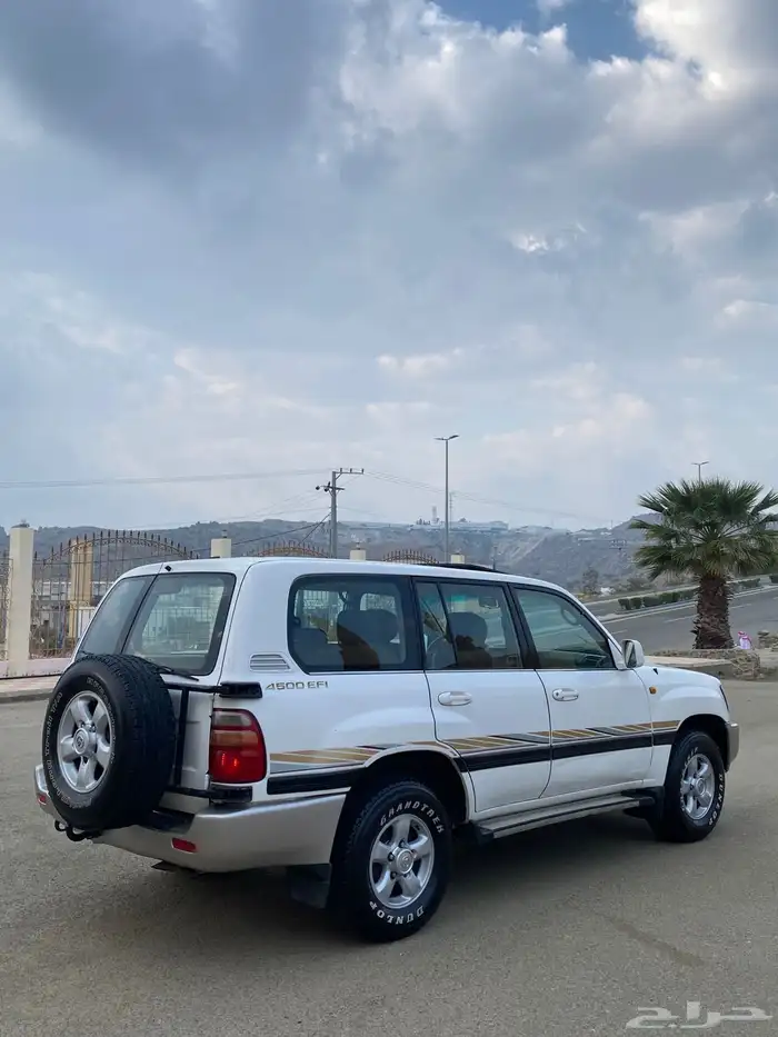 جيب لاند كروزر 2000 6