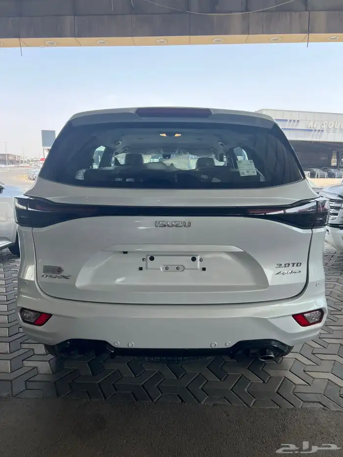 ايسوزو MUX 2025 فل كامل سعودي 6
