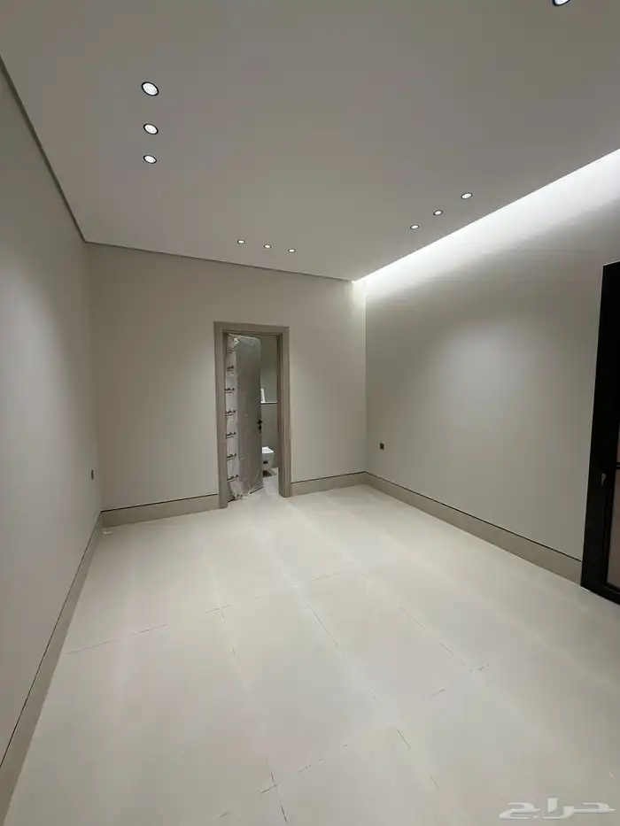فلة مساحة 200 م حي المهدية 15