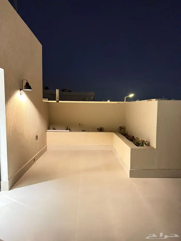 فلة مساحة 200 م حي المهدية 19