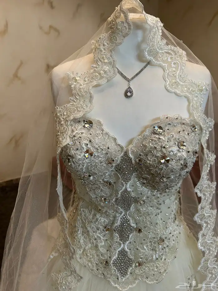 فستان زواج مع عقب خيال بسعر جدا  رائع 3