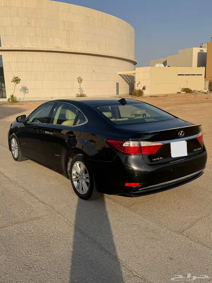 للبيع لكزس ES350 موديل 2015 فل كامل 6