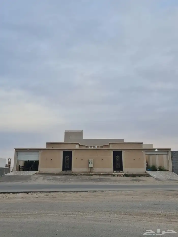 للبيع استراحة قسمين بحي الريان حفر الباطن 0