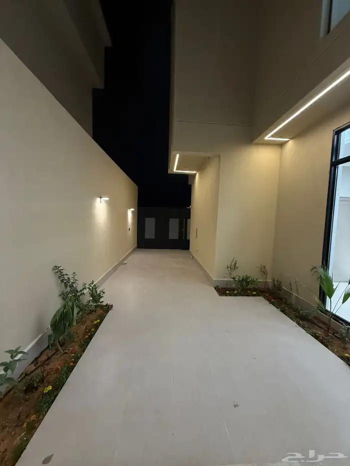 فلة مساحة 200 م حي المهدية 22