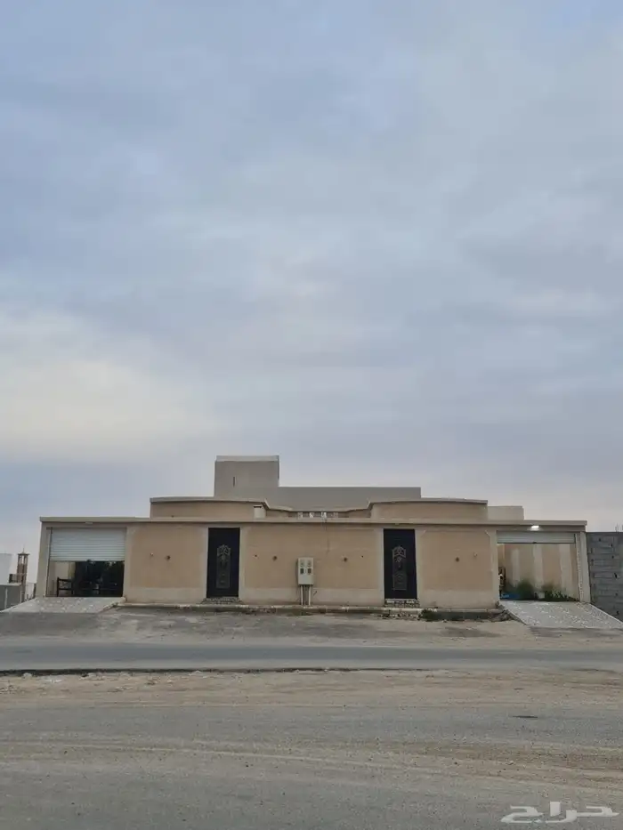 للبيع استراحة قسمين بحي الريان حفر الباطن 1