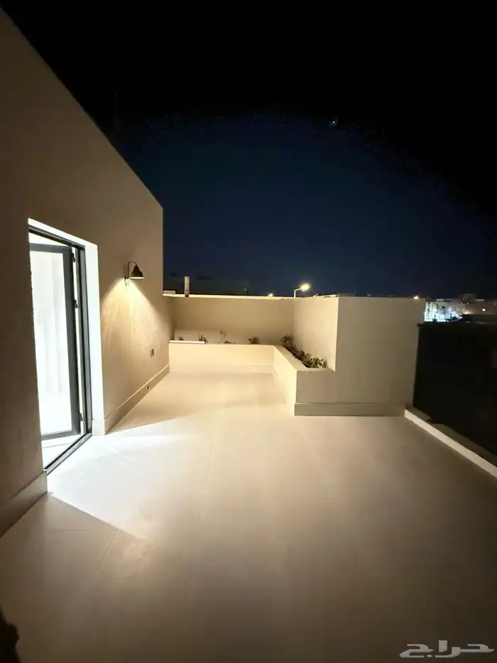فلة مساحة 200 م حي المهدية 23