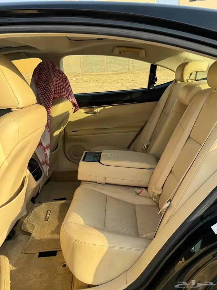 للبيع لكزس ES350 موديل 2015 فل كامل 14
