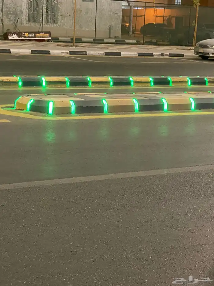 فواصل وانترلوك وبلدورات مضيئة 3