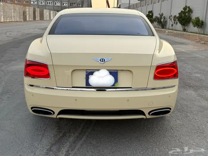 بنتلي فلاينج سبير 2015 ممشى 43 الف وكاله 12v نظيفه 2