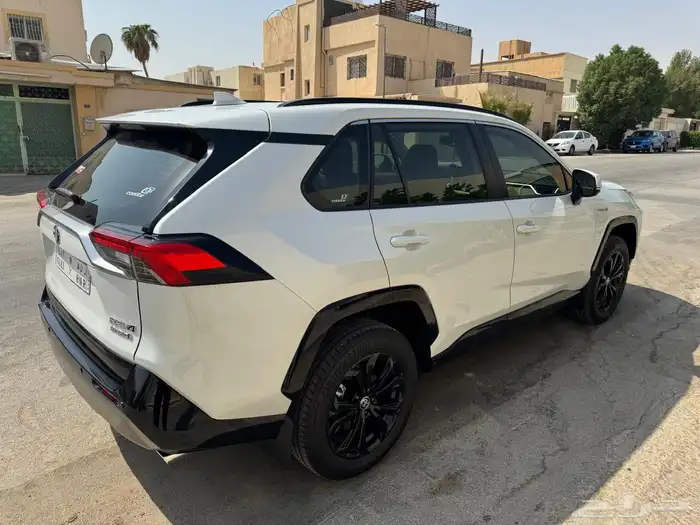 راف فور 2024 (هايبرد) 4