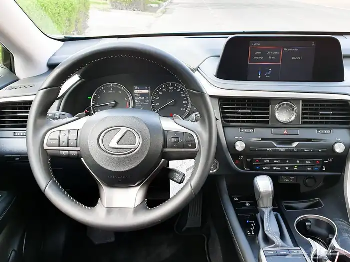 ليكزس Rx350 موديل رقم 2022 خليجي موجودة بدبي 3