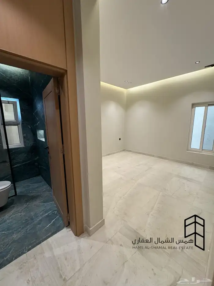 للبيع شقق ارضيه حي البوادي 8