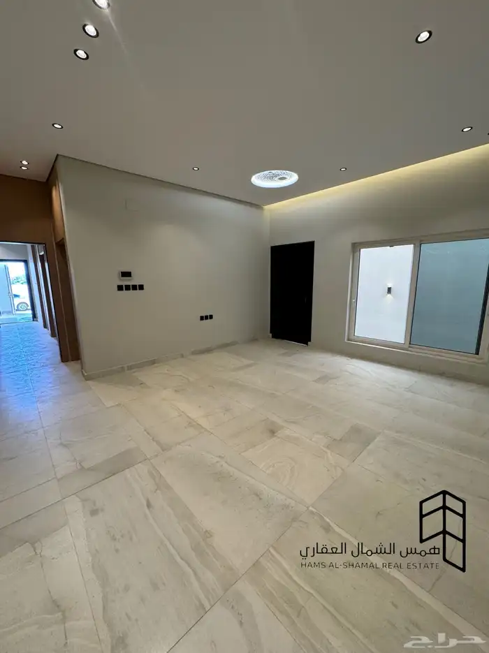 للبيع شقق ارضيه حي البوادي 4