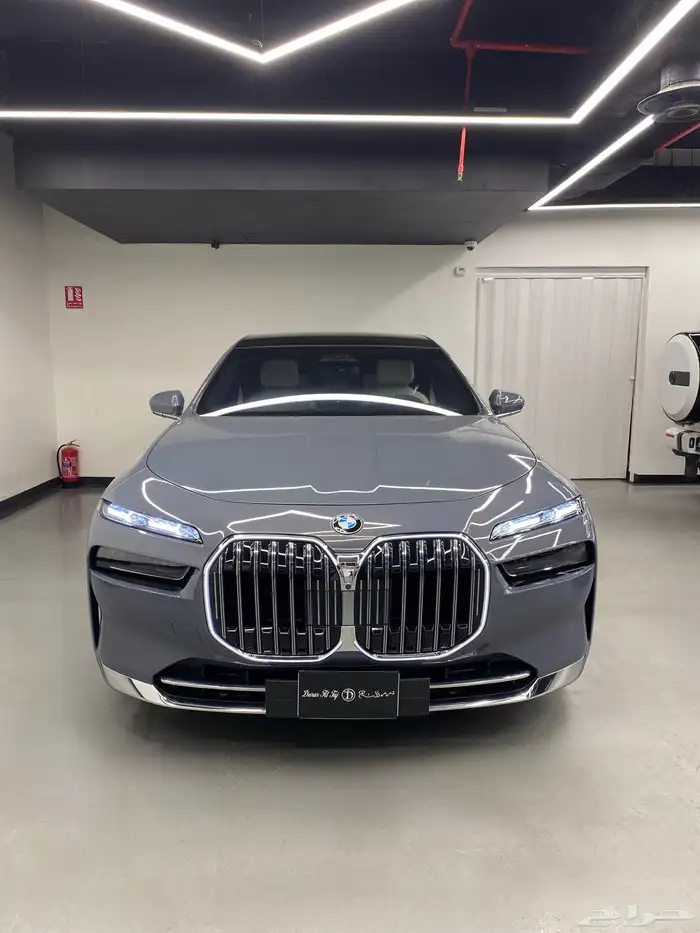 بي ام دبليو 735i 1
