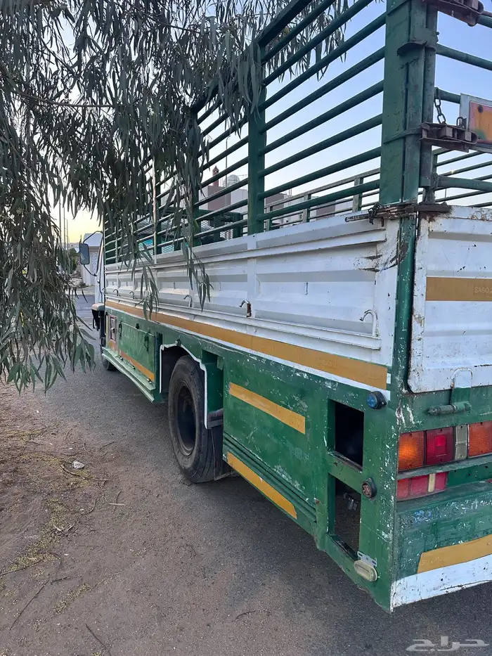 سيارة متسوبيشي لوري 3