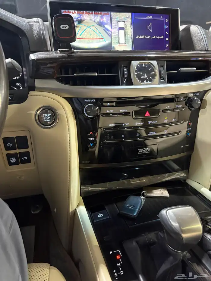 لكزس LX570 2020 15