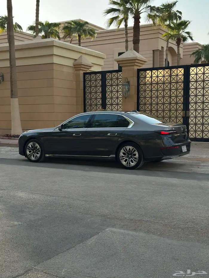 بي ام 735iL 2024 لونين ضمان وصيانه 17