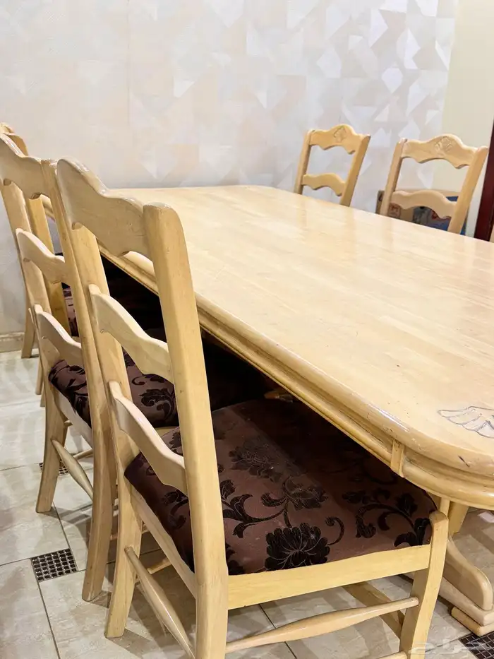 طاولة طعام ب8 كراسي 3
