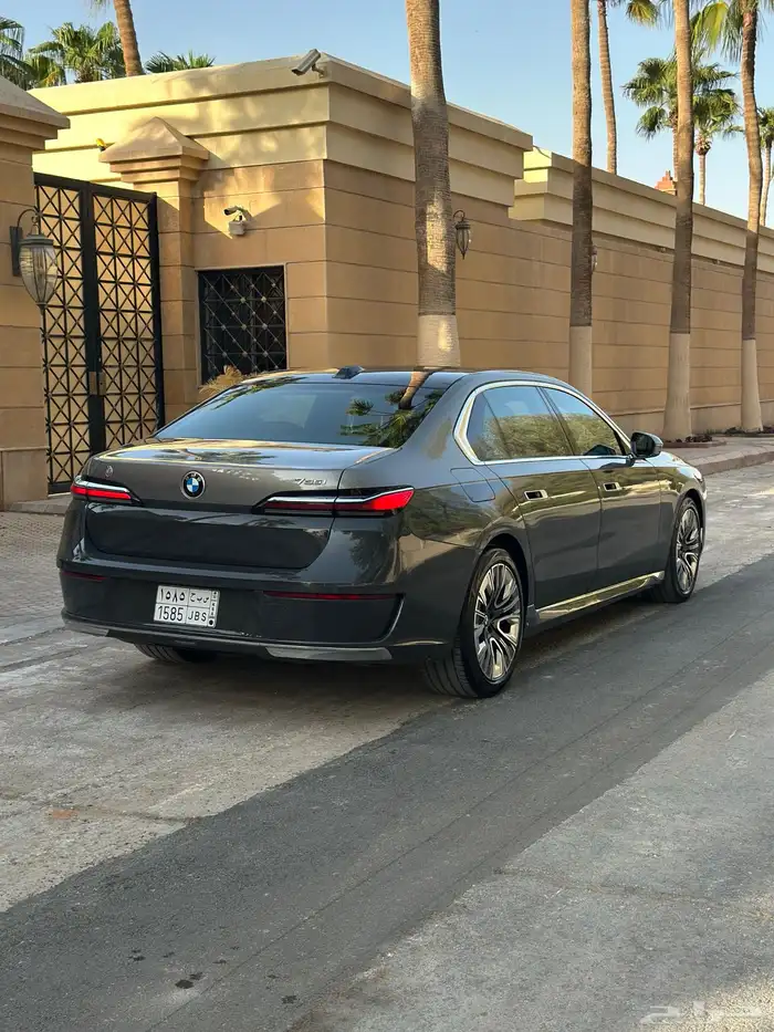 بي ام 735iL 2024 لونين ضمان وصيانه 7