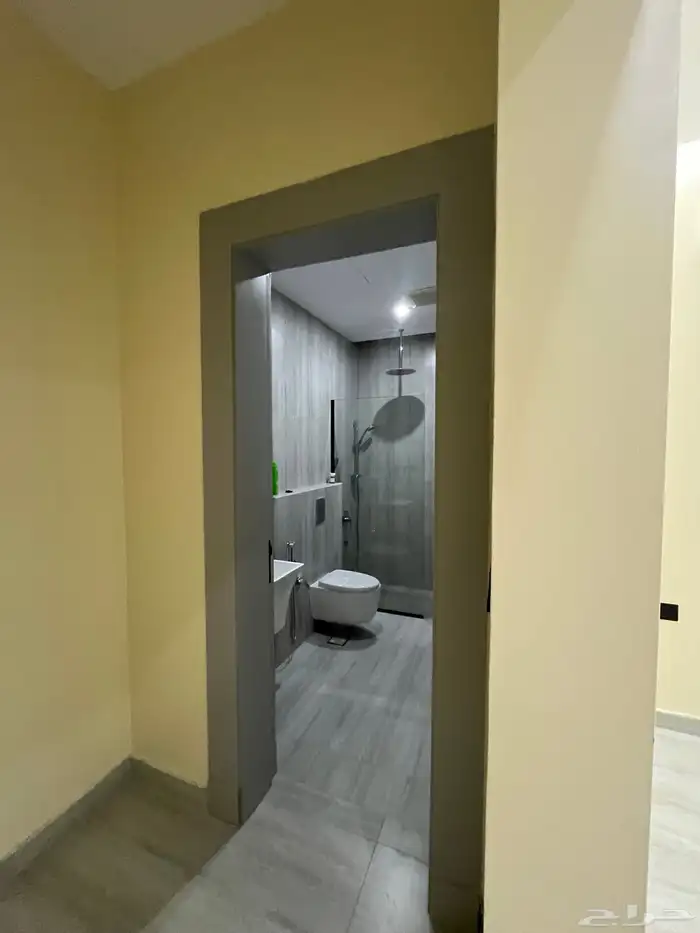 للإيجار شقة فاخرة حي النرجس 13