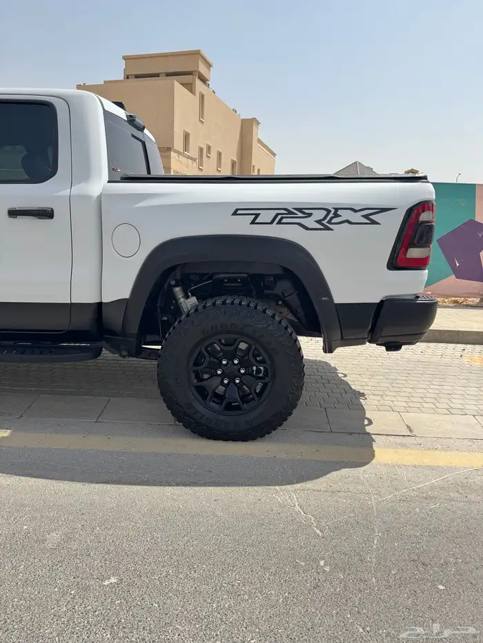 رام TRX 2023 ابيض مطفي وارد الوكيل 2