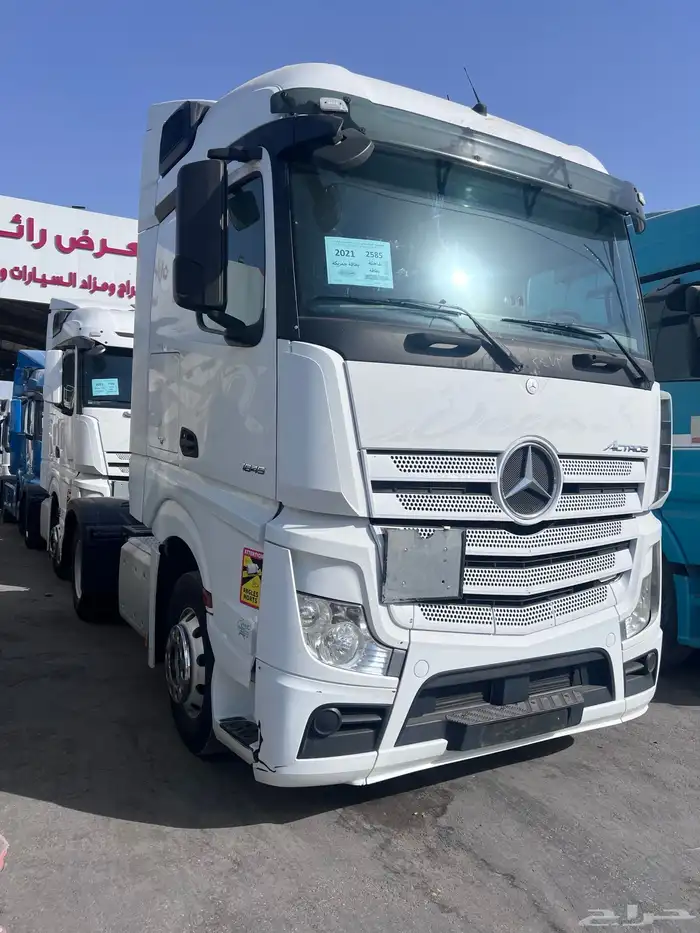 حراج معرض رائد للسيارات والشاحنات والمعدات الثقيلة 1