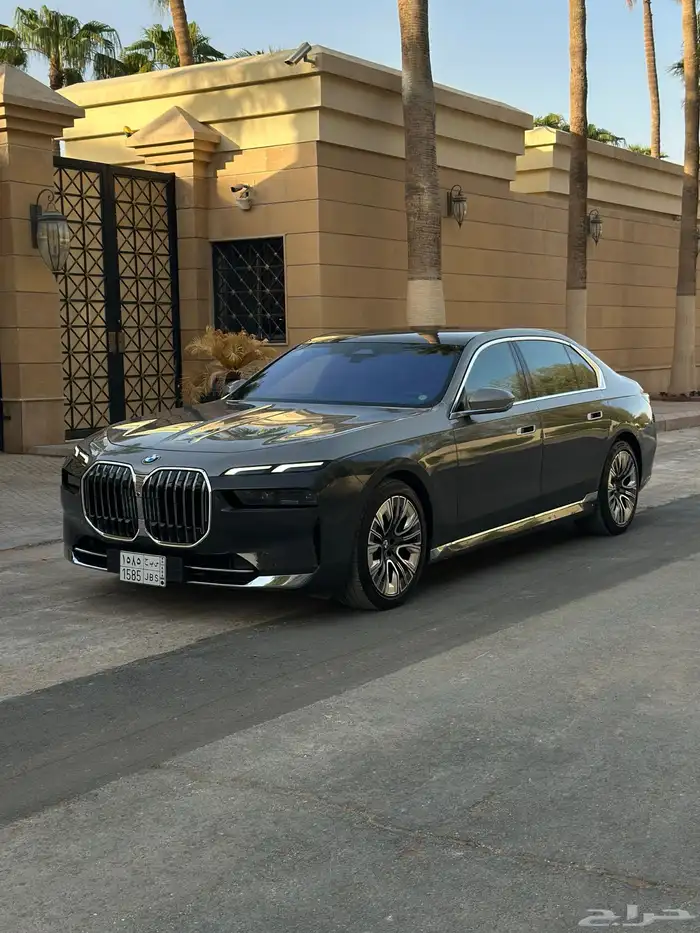 بي ام 735iL 2024 لونين ضمان وصيانه 21