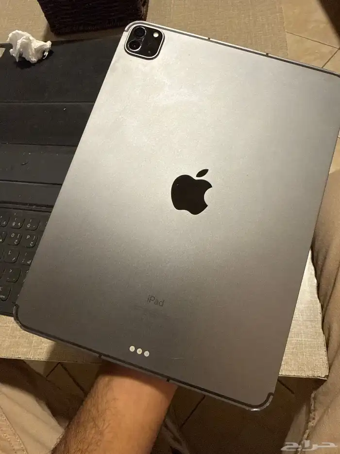 للبيع iPad Pro 11 إنش الجيل الثالث Wi-Fi   شريحة بيانات 5G 4