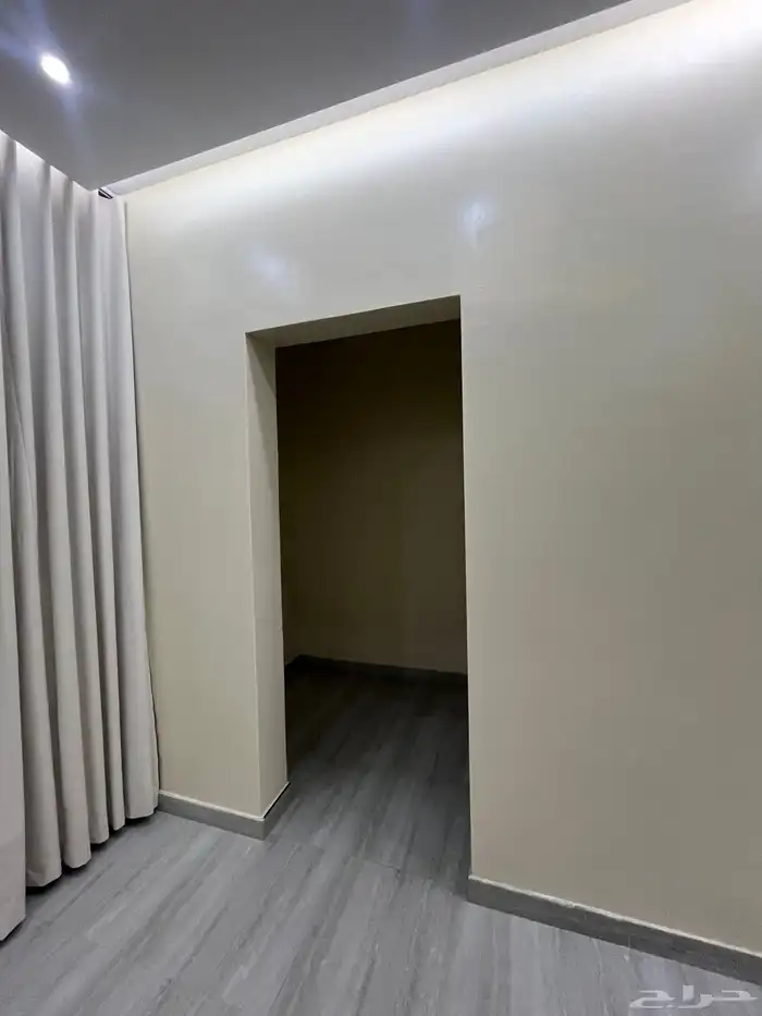 للإيجار شقة فاخرة حي النرجس 14