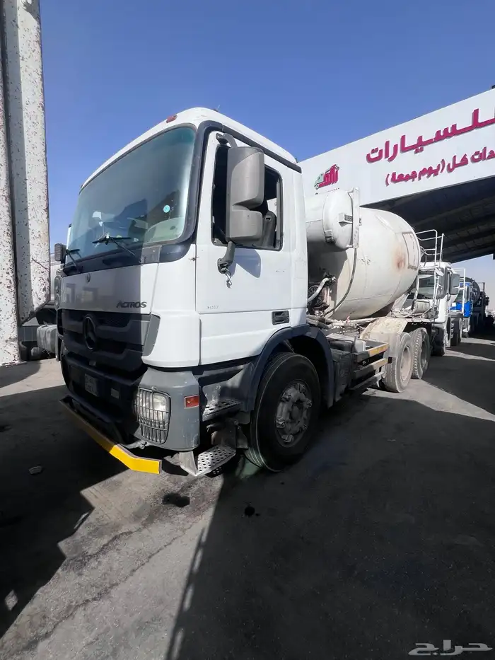 حراج معرض رائد للسيارات والشاحنات والمعدات الثقيلة 5