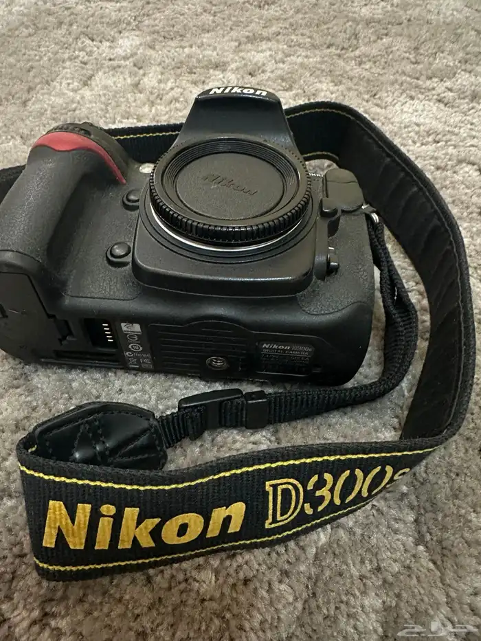 كاميرا Nikon D300s وعدسات تصوير وفلاتر وفلاش وبطاريات 1