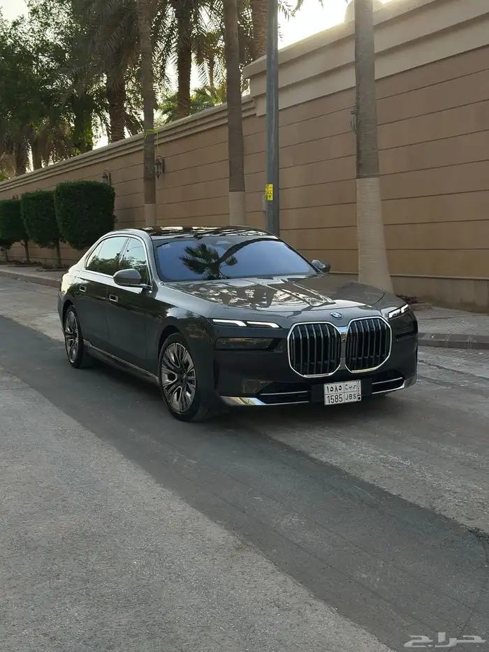 بي ام 735iL 2024 لونين ضمان وصيانه 29