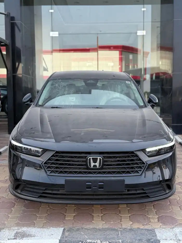 هوندا اكورد ستاندر 2025 3