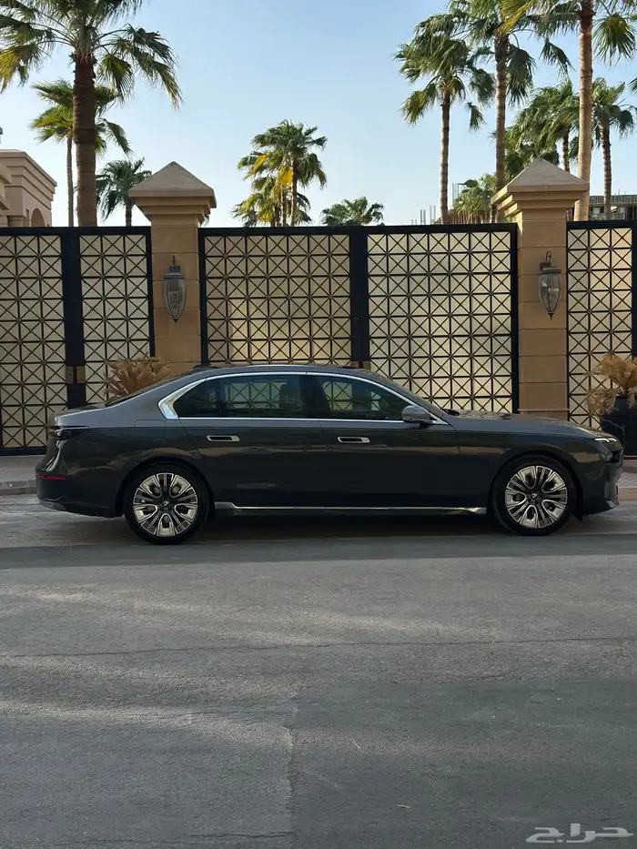 بي ام 735iL 2024 لونين ضمان وصيانه 3