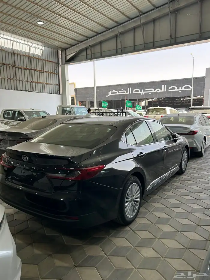 كامري 2025 LE بنزين سعودي ابيض و اسود 7