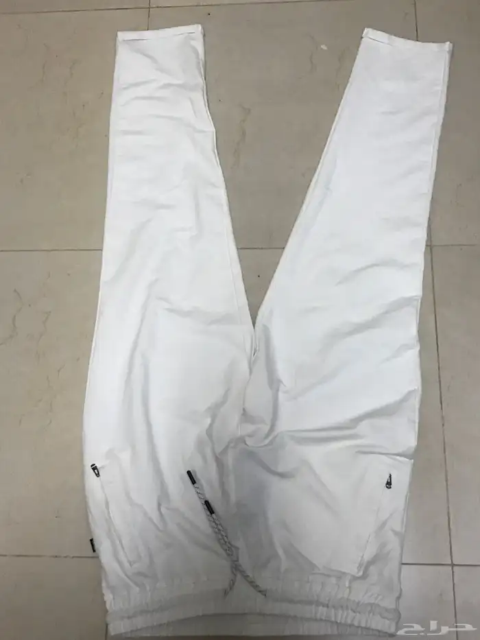 لبيع   .  طقم كامل  .جديد  نظيف  البيع سريع 4