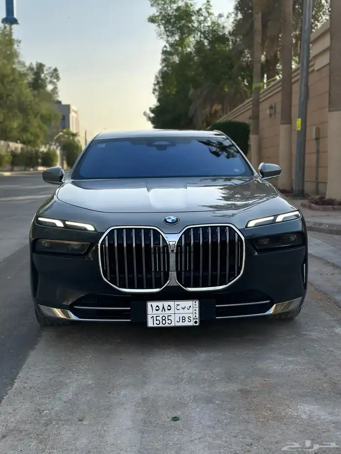 بي ام 735iL 2024 لونين ضمان وصيانه 10
