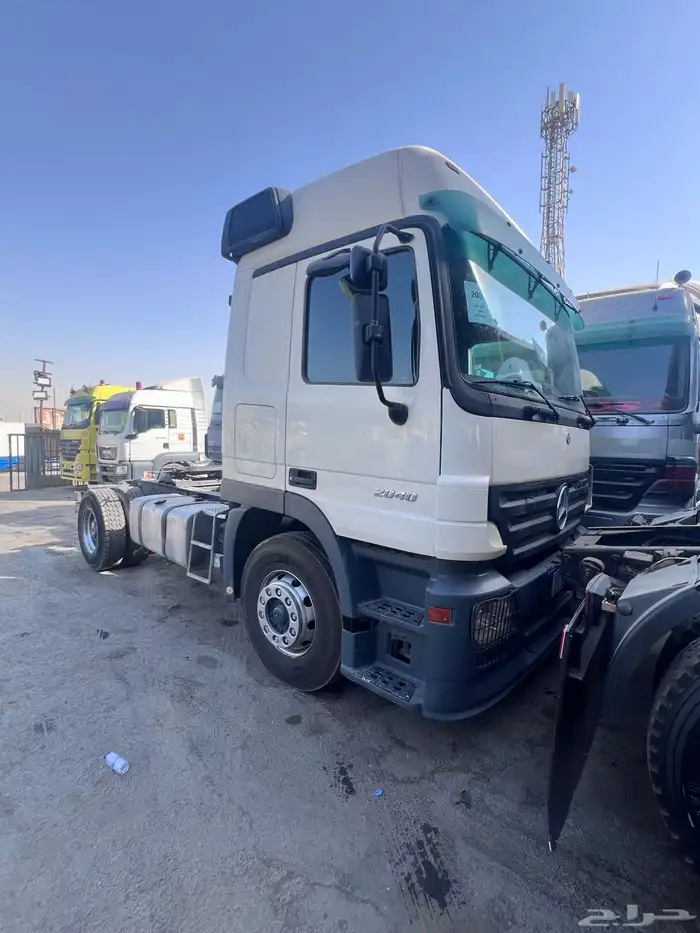 حراج معرض رائد للسيارات والشاحنات والمعدات الثقيلة 15