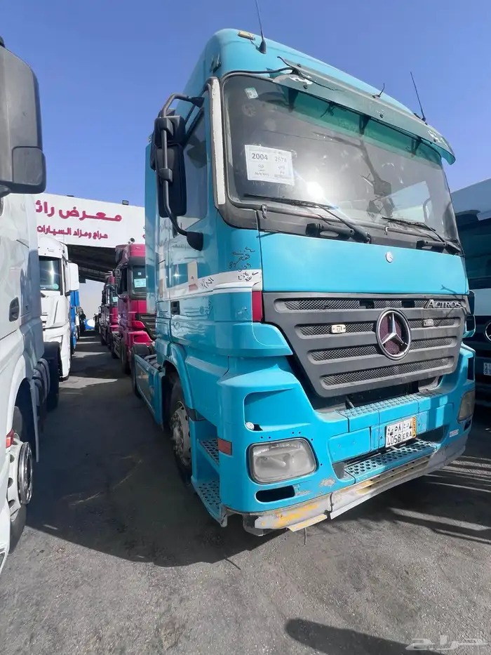 حراج معرض رائد للسيارات والشاحنات والمعدات الثقيلة 25