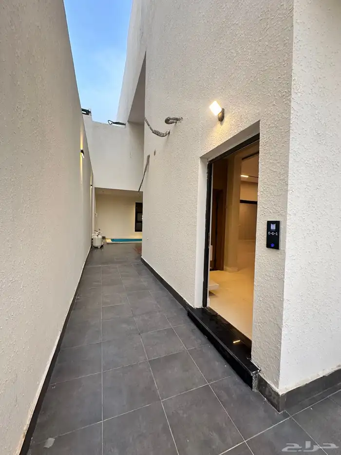 للإيجار شقه بنتهاوس في حي الرحماني خلف الحمدانيه 3