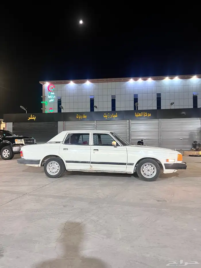 مازدا 929 لعشاق الكلاسيك النظيف 1