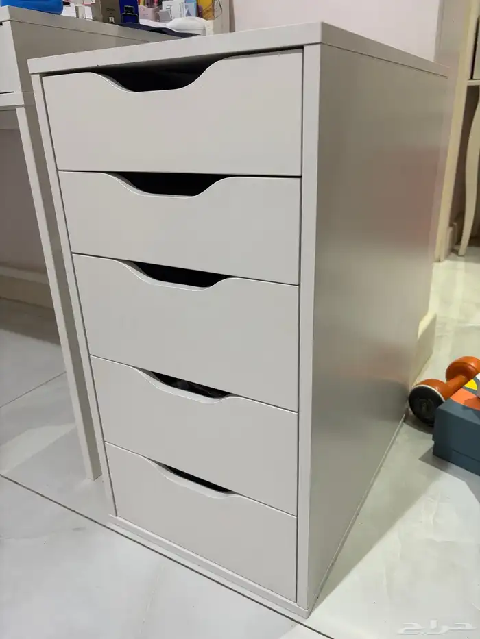 وحدة ادراج من ايكيا نظيفة 0
