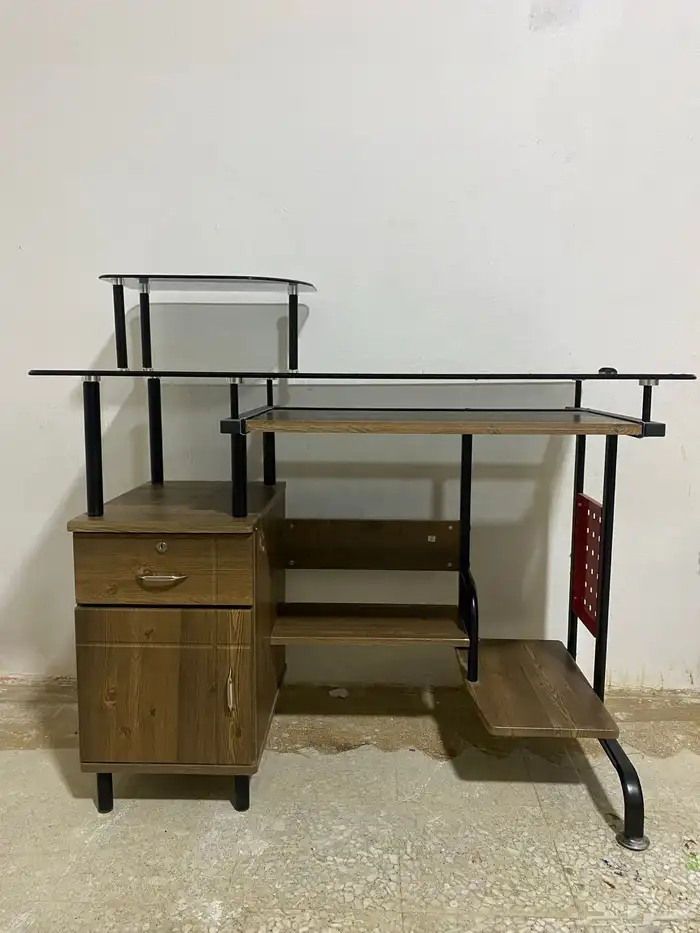 سجاد ومكتب سفرة ومكتبة وتسريحة 3