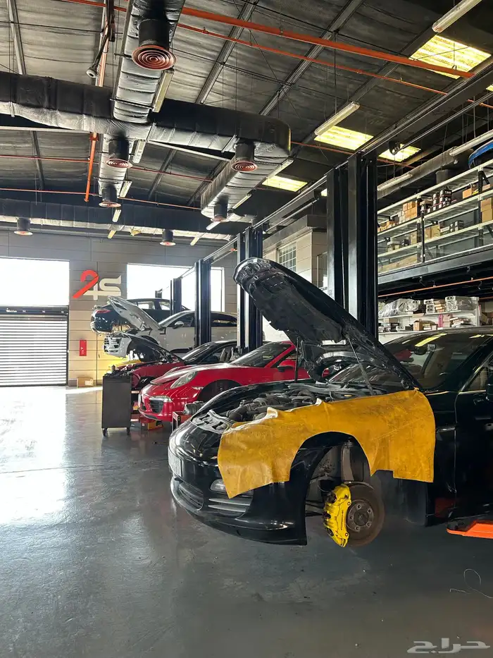 فحص وبرمجة وصيانه وقطع الغيار سيارة بورش 0