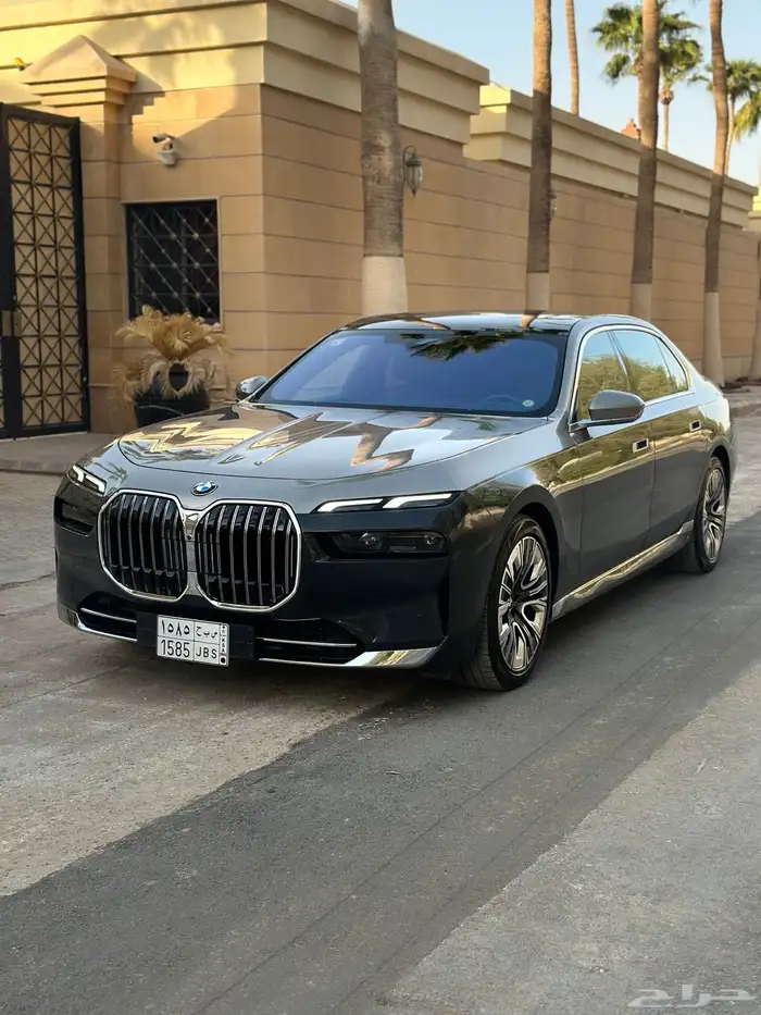 بي ام 735iL 2024 لونين ضمان وصيانه 16