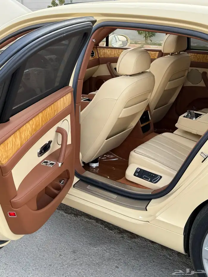 بنتلي فلاينج سبير 2015 ممشى 43 الف وكاله 12v نظيفه 5